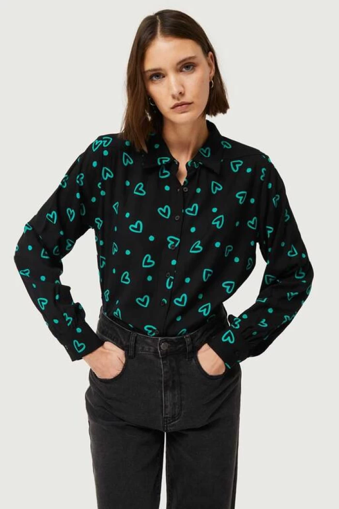 Camisa corazones verde- oversize