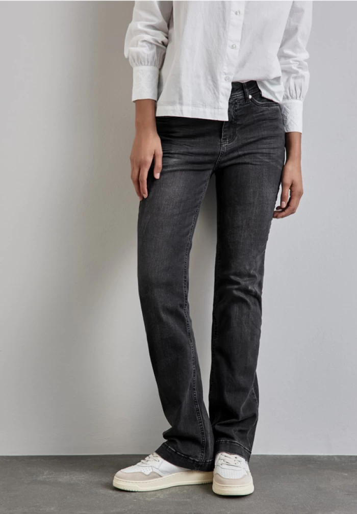 Style Denim-Bootcut,slim fit,hw,black washed- grey