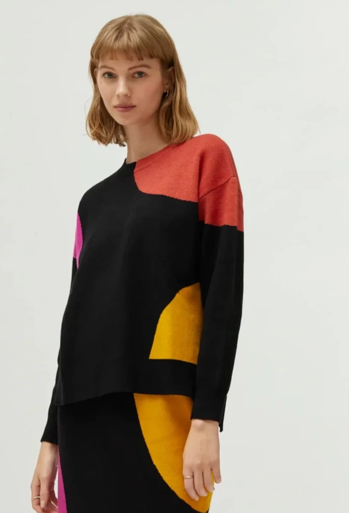 Jersey estilo oversize con lunares de colores