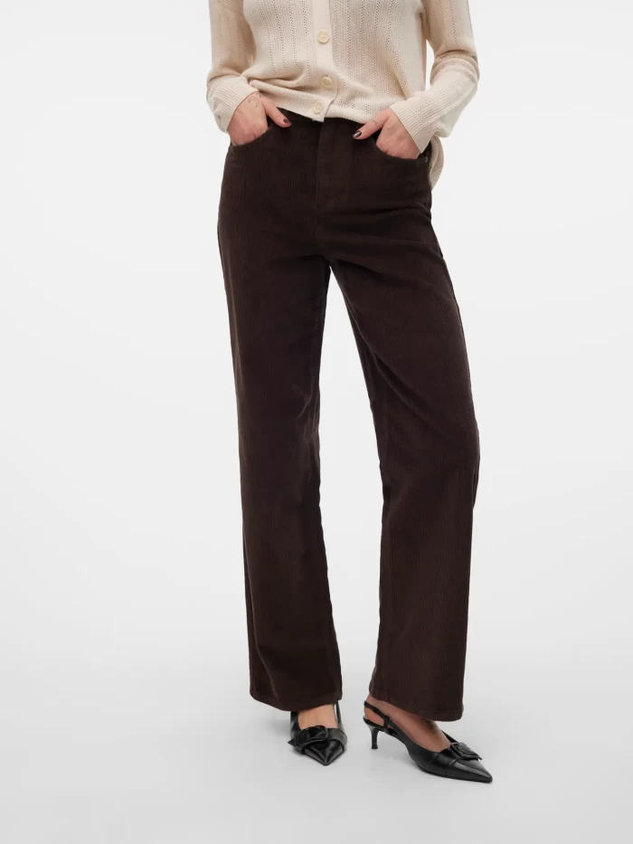 Pantalones rectos de pana en marron chocolate VEROMODA